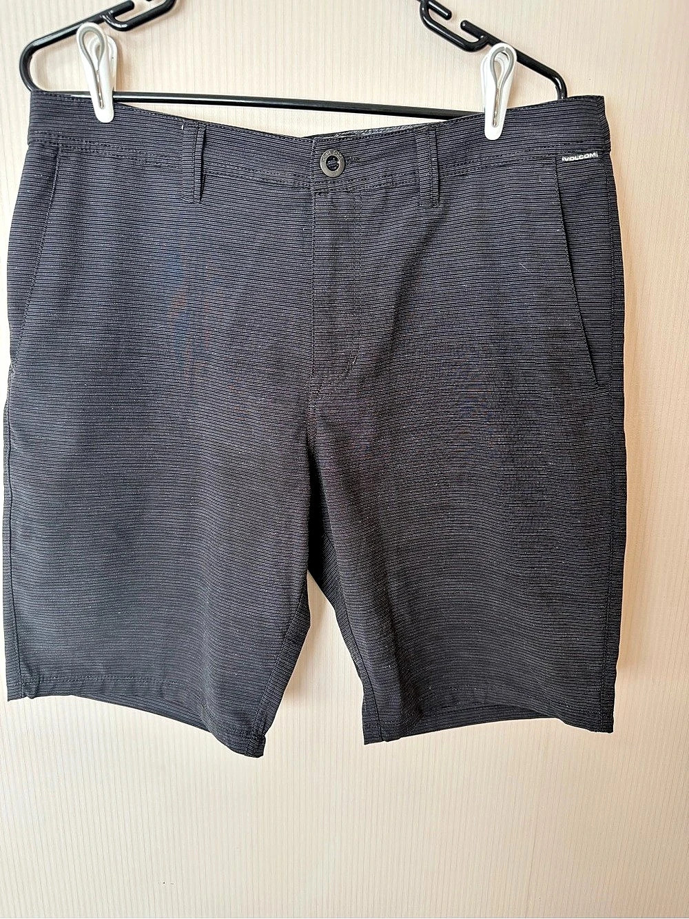 Volcom Men's Striped Flat Front Quick Dry Shorts Waist 34 Like New